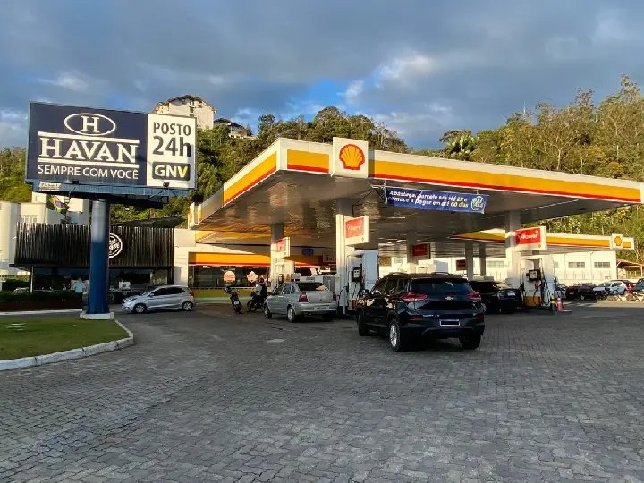 Postos Havan ter&atilde;o gasolina a R$4,99 o litro no Dia do Imposto Zero