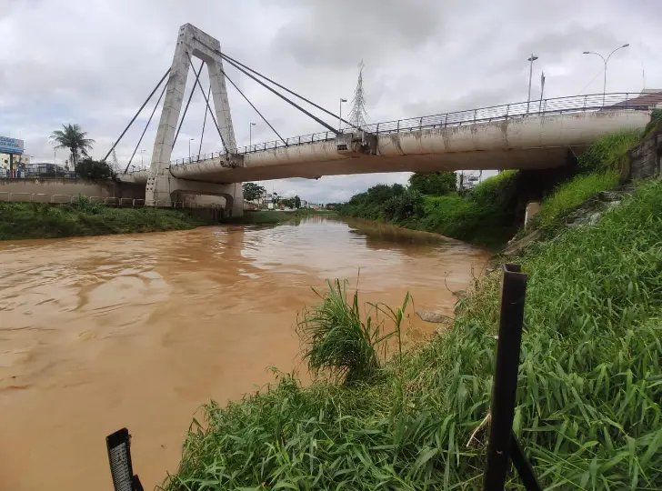 Rio deve atingir 7,5 metros e transbordar, alerta Defesa Civil