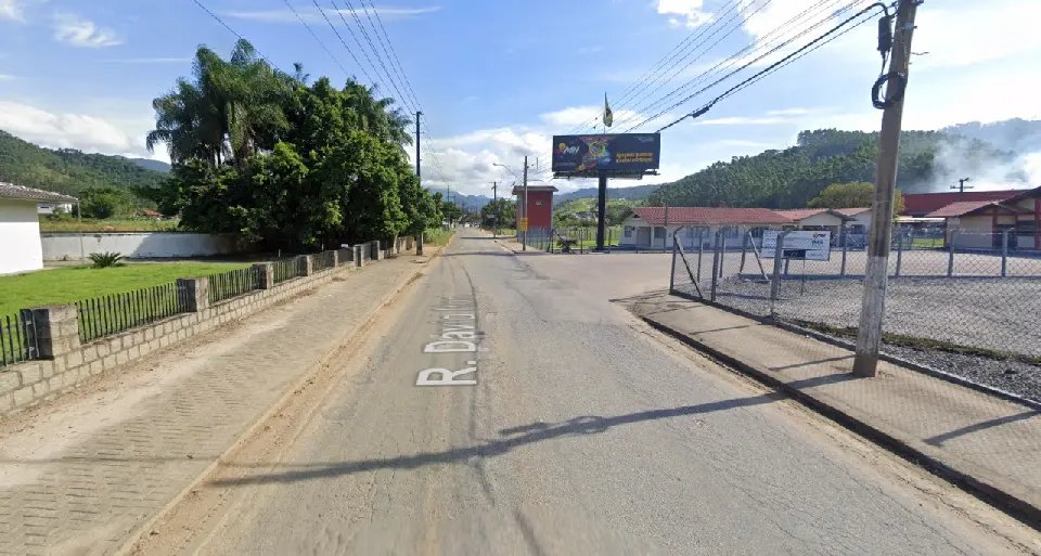 Obras inicia implanta&ccedil;&atilde;o de tubula&ccedil;&atilde;o na rua David Hort e demanda altera&ccedil;&otilde;es no tr&acirc;nsito
