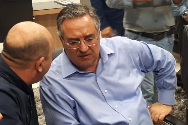 Raimundo Colombo desiste de candidatura este ano