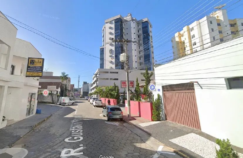 Macrodrenagem da Felipe Schmidt avan&ccedil;a para rua Gustavo Krieger