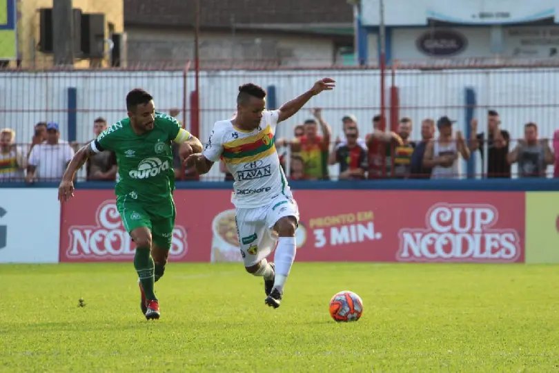 Brusque perde para a Chapecoense e cai na tabela