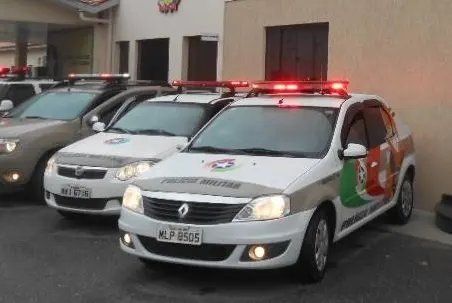 Polícia Militar conduz homem de 64 anos por suspeita de tráfico