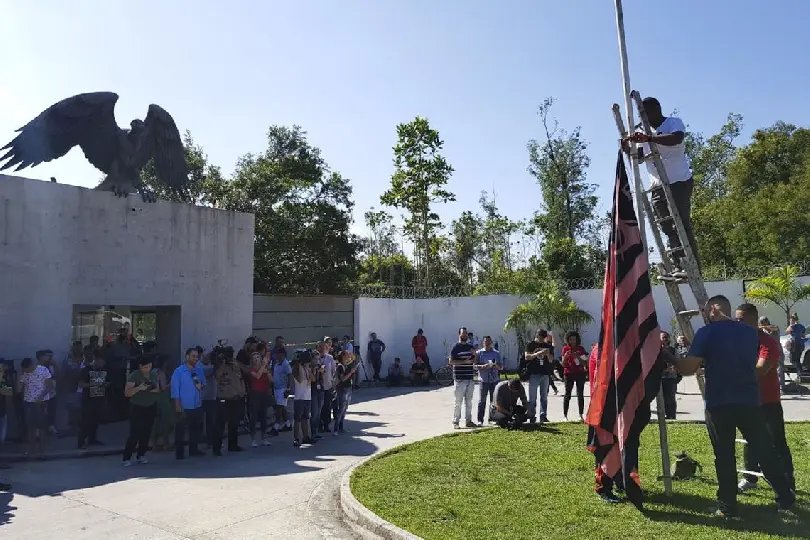Incêndio no centro de treinamento deixa dez mortos