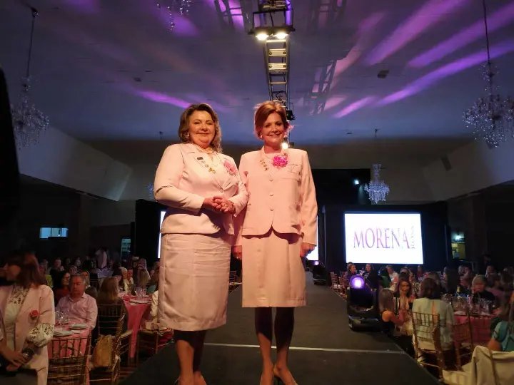 (V&iacute;deo) Ch&aacute; com Desfile marca rein&iacute;cio de eventos da Rede