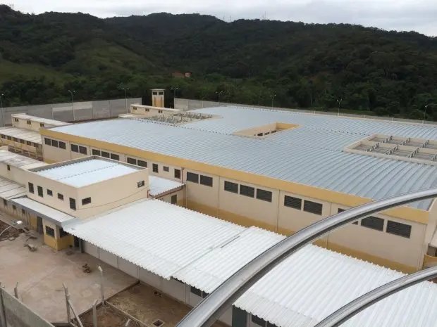  Homem mata colega em penitenci&aacute;ria em Blumenau