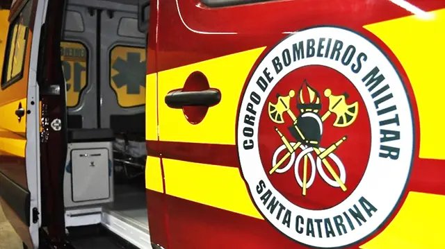 Motociclista tem dentes quebrados em queda no Santa Terezinha 