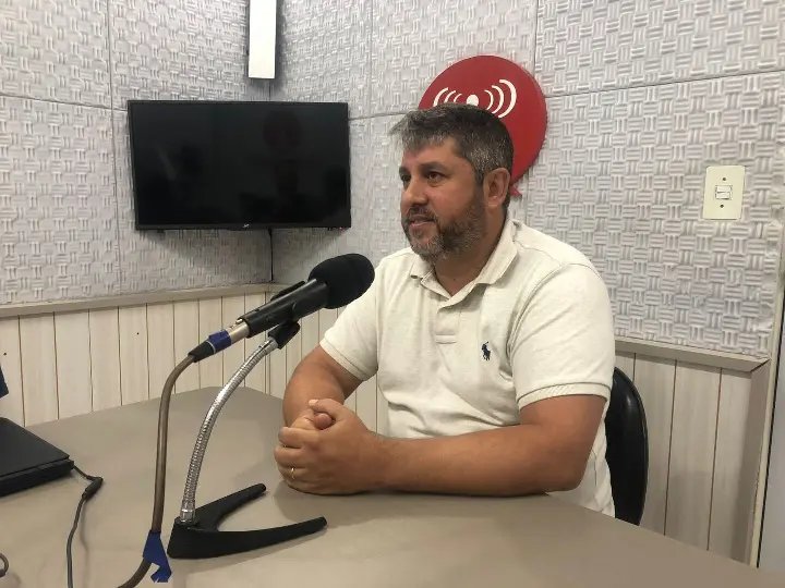 "(Ant&iacute;dio) se mant&eacute;m candidato", diz coordenador do MDB