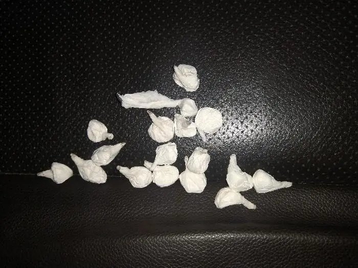   Jovem &eacute; presa com drogas e balan&ccedil;a de precis&atilde;o em Brusque