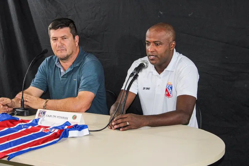 Reinaldo Oliveira &eacute; o novo t&eacute;cnico do Carlos Renaux 