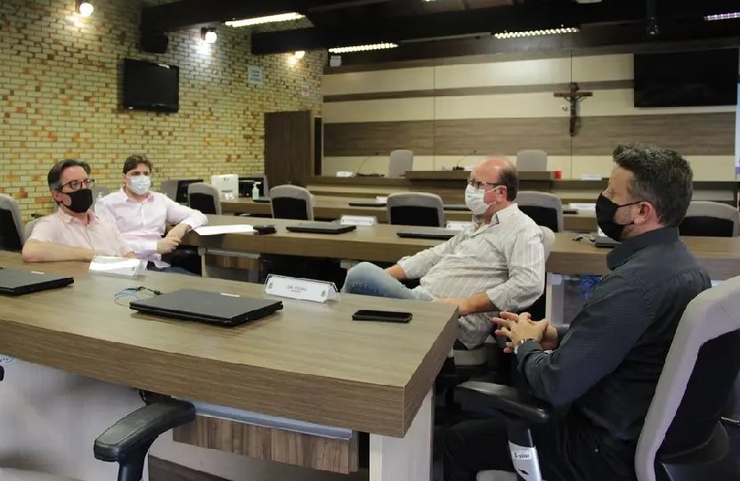 C&acirc;mara Municipal recebe representantes do Hospital Azambuja em reuni&atilde;o