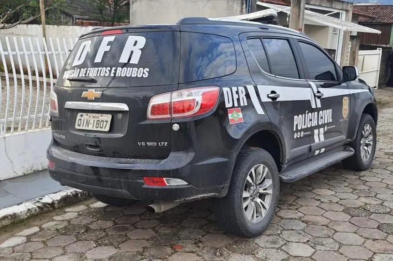 Tr&ecirc;s s&atilde;o indiciados por associa&ccedil;&atilde;o criminosa e furtos no com&eacute;rcio
