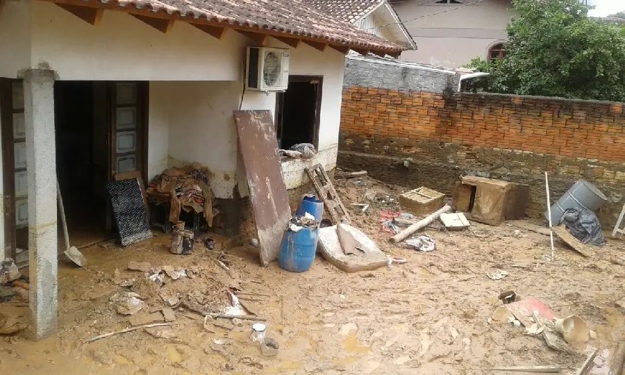 Moradora quer solução para o Nova Brasília