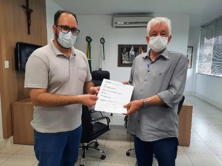 Prefeito de Brusque recebe correspond&ecirc;ncia de estudantes do Col&eacute;gio C&ocirc;nsul