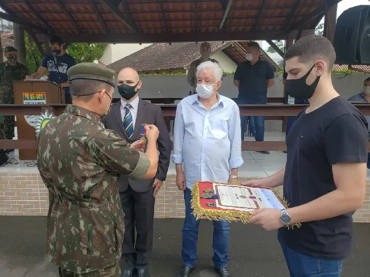 Tiro de Guerra Brusque realiza formatura de 97 soldados