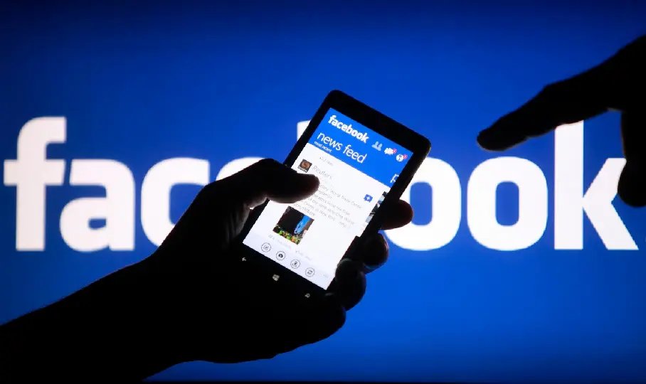 Casal registra BO dizendo que está sendo difamado no Facebook
