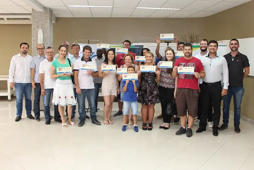 CDL Brusque entrega prêmios aos ganhadores da promoção