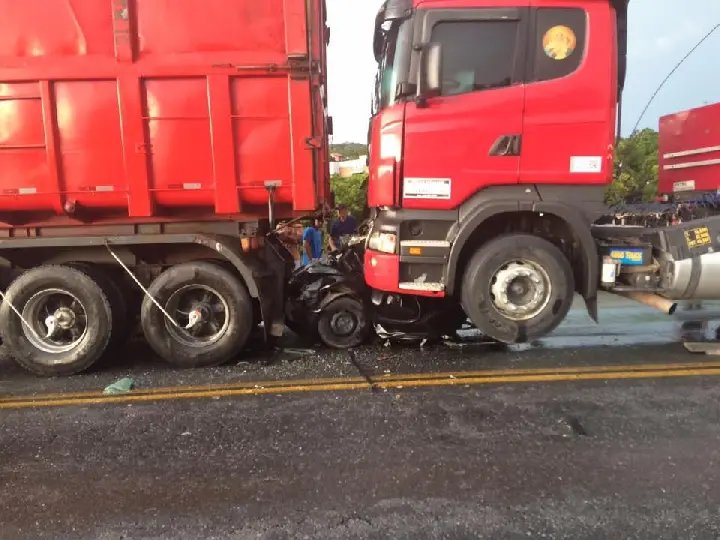 Acidente envolve caminhão de Botuverá e mata duas mulheres na BR-470