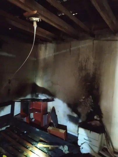 Vizinho combate principio de inc&ecirc;ndio em resid&ecirc;ncia no Bateas