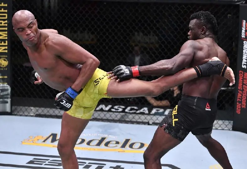 Anderson Silva volta atr&aacute;s de aposentadoria: &lsquo;Capaz de seguir competindo no MMA&rsquo;
