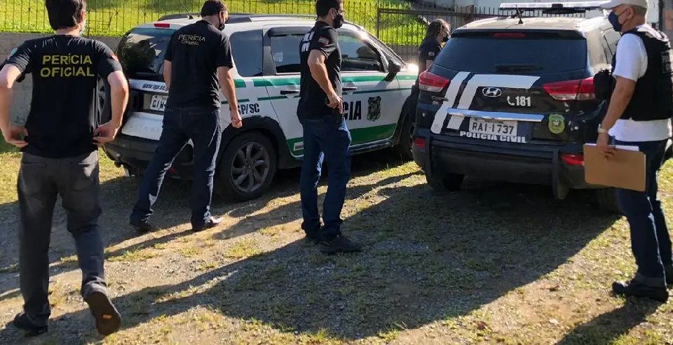 Pol&iacute;cia localiza suspeito por amea&ccedil;as racistas a vereadora