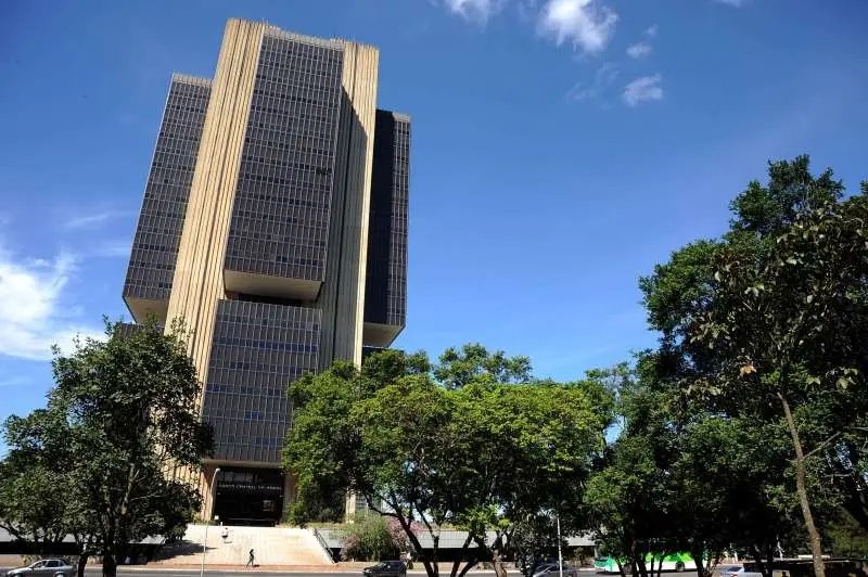 Banco Central reduz Selic para 13% ao ano e surpreende o mercado