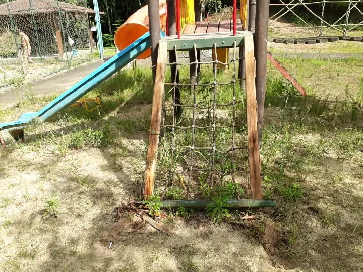 Pracinha continua abandonada e sem manutenção