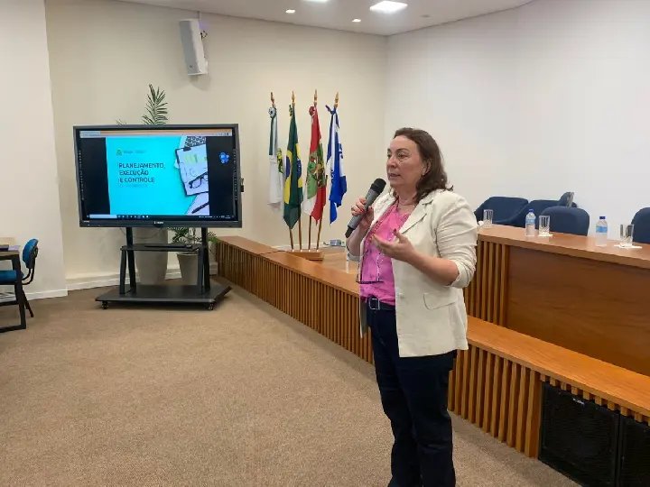 Plataforma de monitoramento do Plano Municipal de Educa&ccedil;&atilde;o de Brusque &eacute; apresentada