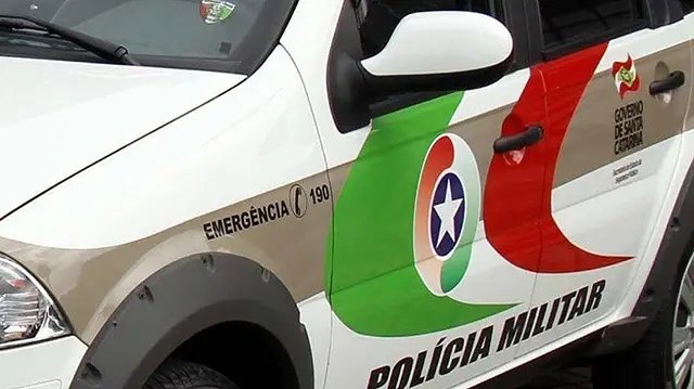  Homem invade resid&ecirc;ncia e morre esfaqueado