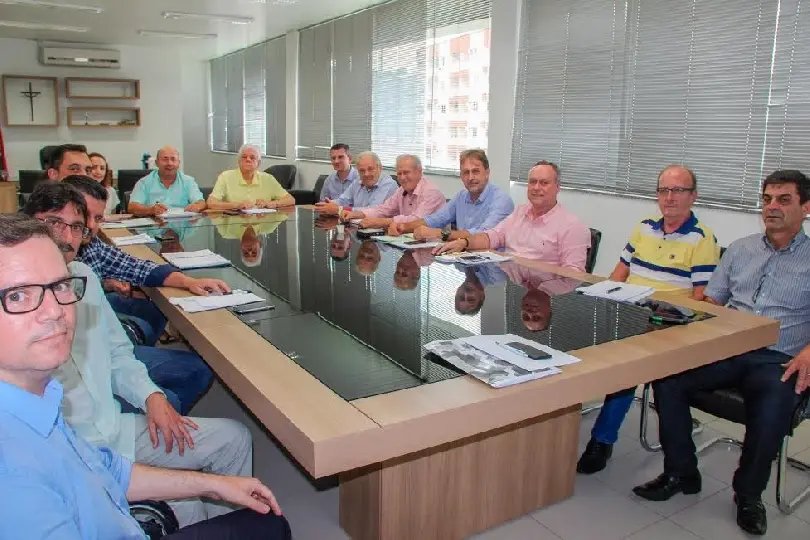 Prefeito Jonas  Paegle  nomeia secretariado e faz primeira reunião