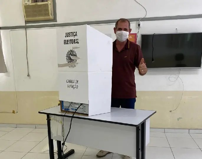 Em Botuver&aacute;, Alcir Merizio votou no &Aacute;guas Negras 