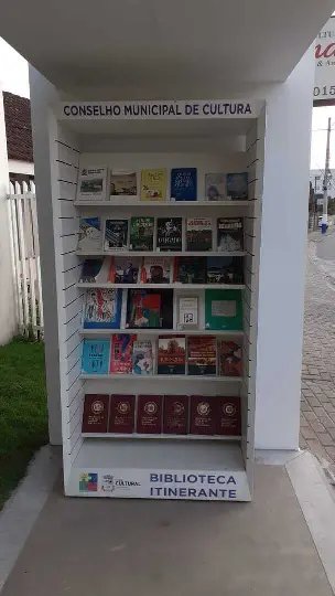Biblioteca P&uacute;blica Municipal Prefeito Henrique Dirschnabel completa 20 anos