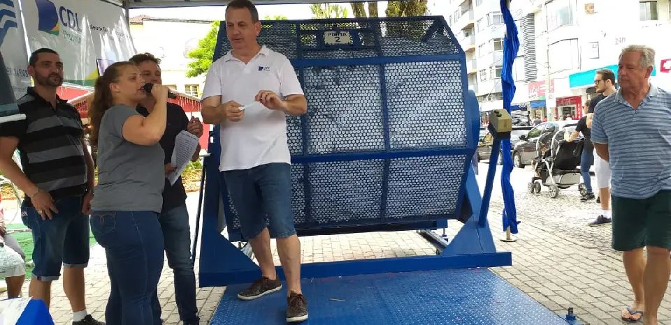 CDL sorteia R$ 35 mil em prêmios no “Comprar Aqui dá Sorte”