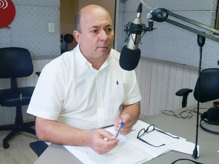 Ari Vequi descarta ida para o PSL