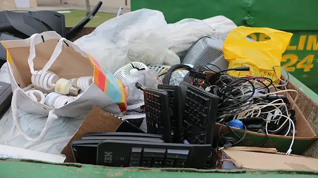 Dia D Eco Ponto estimula descarte correto de eletr&ocirc;nicos, pneus e outros itens 