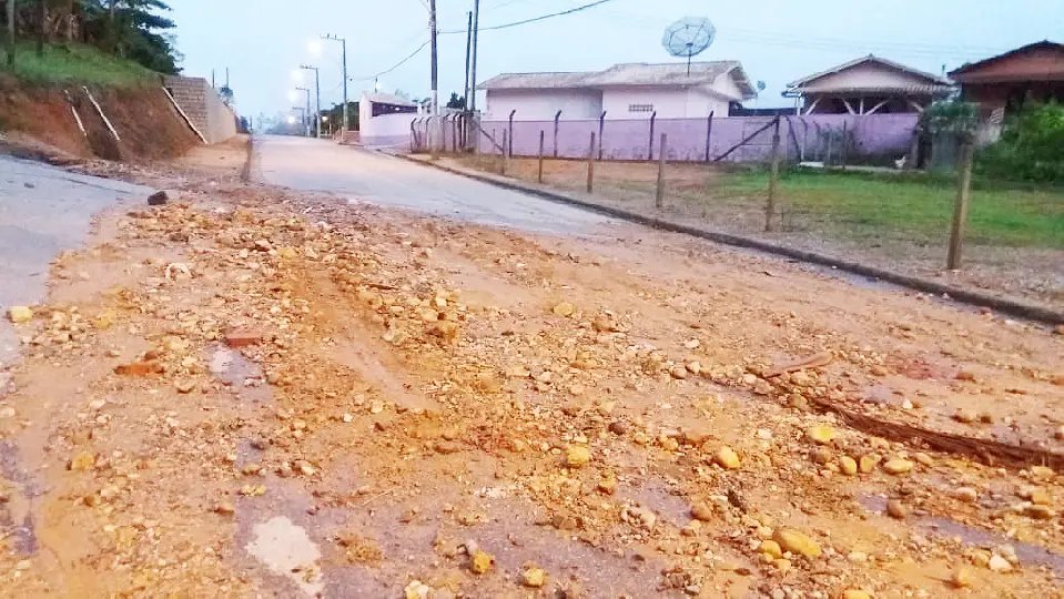 No Thomaz Coelho, chuva também deixa estragos