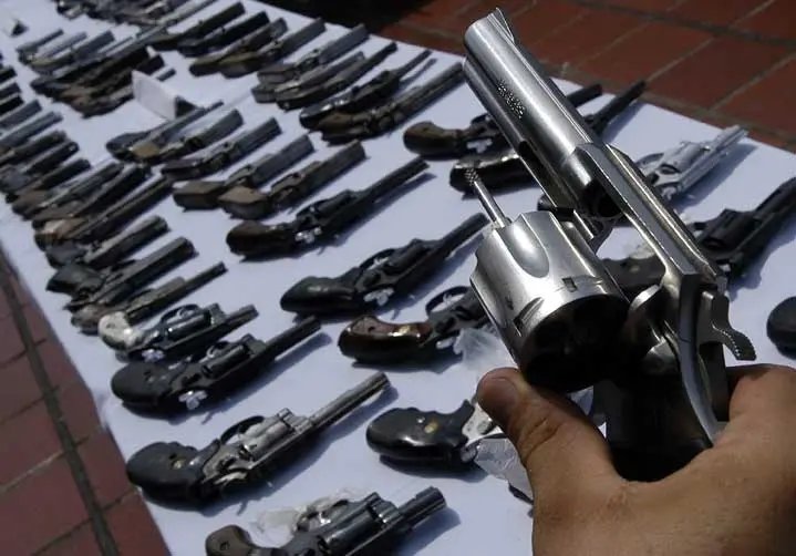 Policiais poderão usar armas apreendidas com criminosos