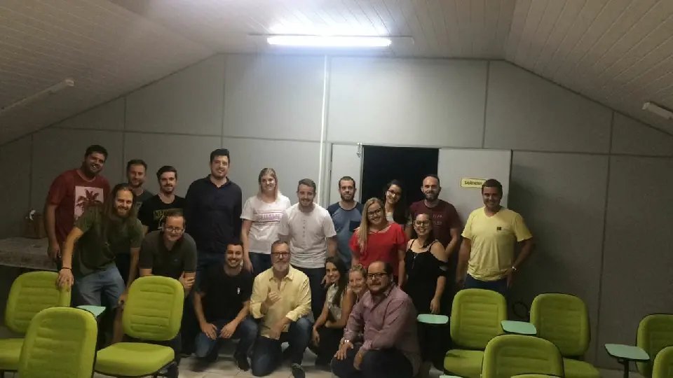 Salão nobre da Prefeitura de Guabiruba sedia encontro do Grupo Embaixadas