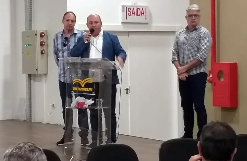 Prefeitura reúne imprensa e secretários para avaliação bienal