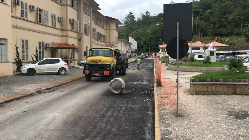 Governo do Estado deposita R$ 100 mil para obras na Padre Antônio Eising