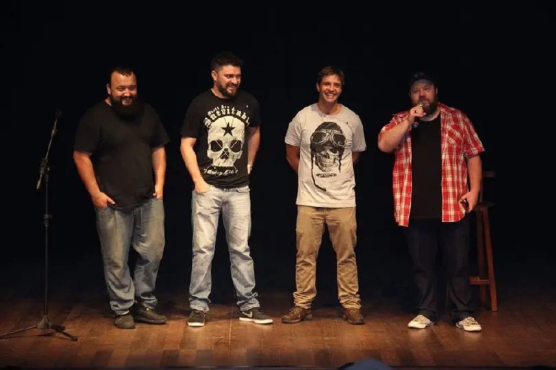 DOBERRO abre show de Fabio Rabin