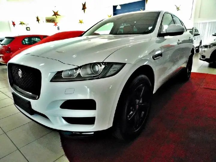 Boca Mafra é a primeira loja do Brasil a receber SUV da Jaguar