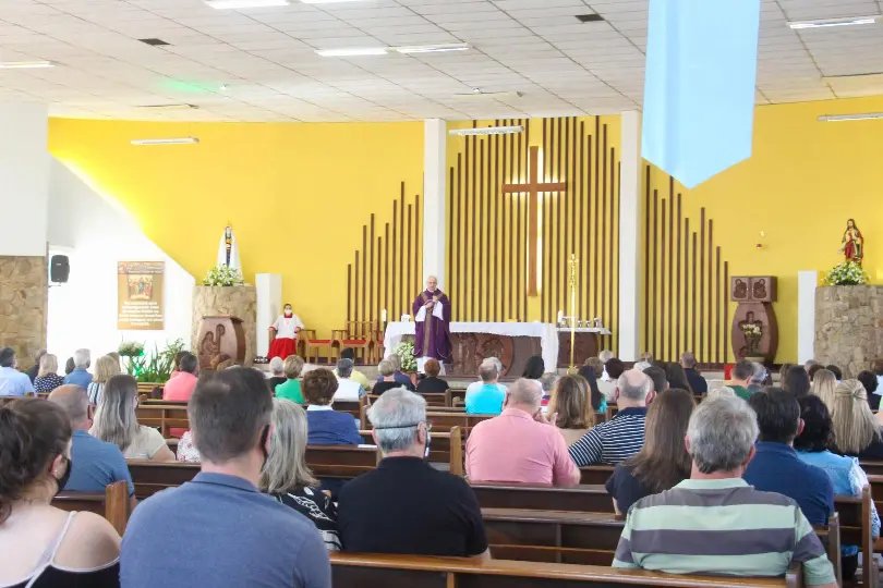 Missa celebra Dia de Finados 
