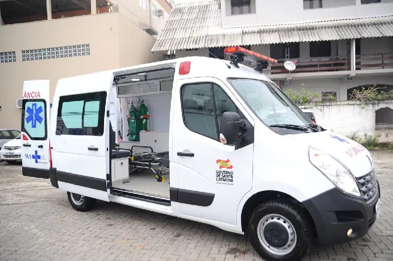 Prefeitura de Brusque recebe ambulância do Governo do Estado