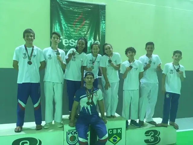 Karatê de Guabiruba se destaca na Olesc