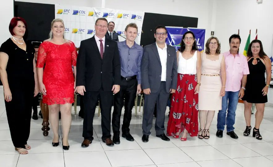 Tomou posse a nova diretoria da CDL de Guabiruba