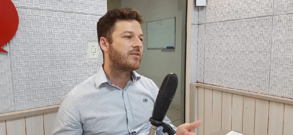 (V&Iacute;DEO) Tachini quer implementar ensino integral em Botuver&aacute;