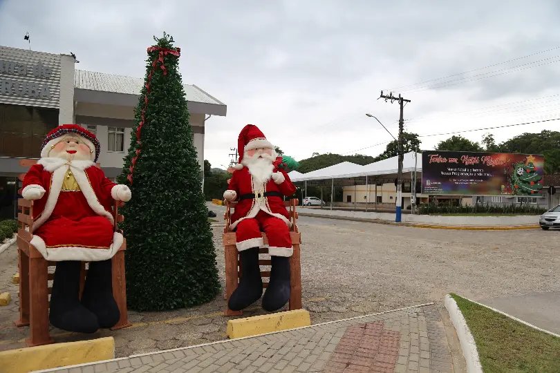 Fim de semana de desfile com Tenda Natalina em Guabiruba