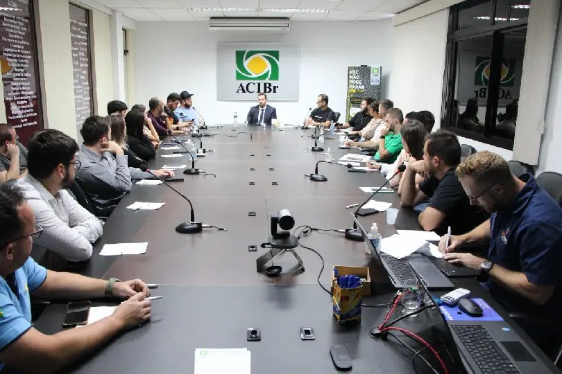 N&uacute;cleo de Jovens Empreendedores realiza palestra sobre crimes digitais