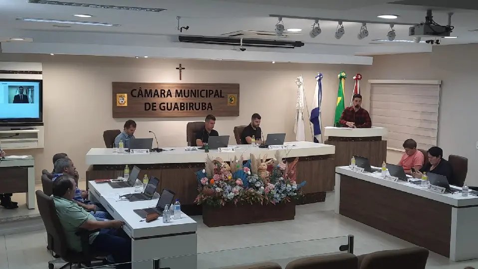 (V&iacute;deo) Revis&atilde;o de remunera&ccedil;&atilde;o de servidores e de cargos de cuidador escolar s&atilde;o aprovados na C&acirc;mara